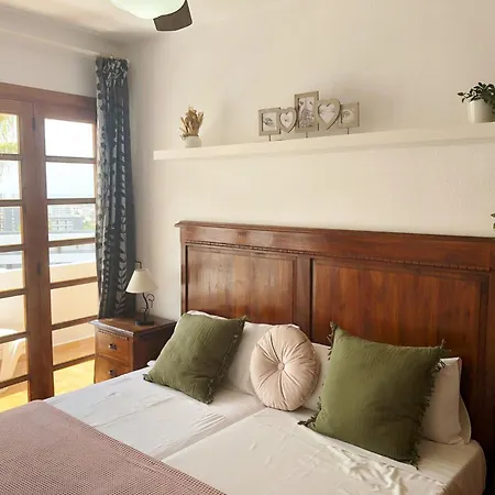 Con Vistamar Y Piscina Climatizada En Garden Apartamento