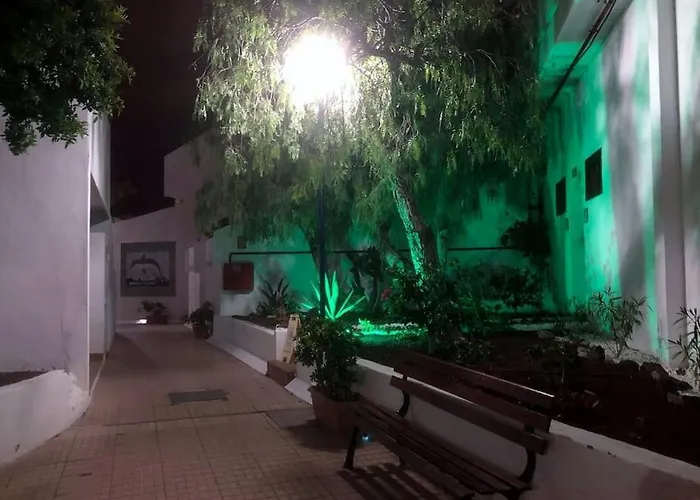 Con Vistamar Y Piscina Climatizada En Garden