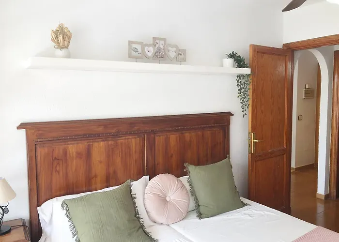 Con Vistamar Y Piscina Climatizada En Garden アパート
